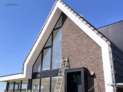 Kameleon, Kompleksowa stolarka okienna i drzwiowa, rolety, podłogi